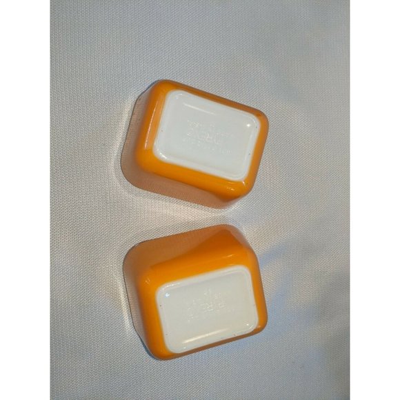 Two (2) Vintage Orange Pyrex 501 B 1-1/2 Cup Small Refrigerator Dish With Lids - Picture 3 of 5